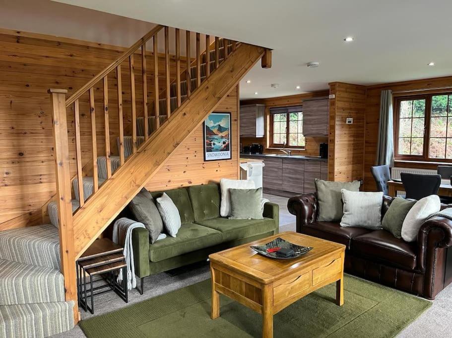 Artro Lodge Luxury 3 Bedroom, 3 Bathroom & Hot Tub Llanbedr  Esterno foto