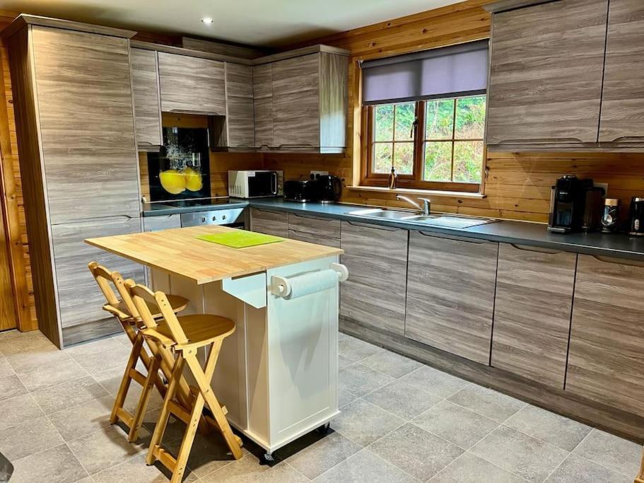 Artro Lodge Luxury 3 Bedroom, 3 Bathroom & Hot Tub Llanbedr  Esterno foto